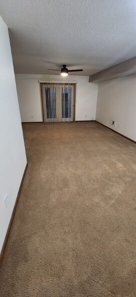 Building Photo - 1390 Daleview Dr