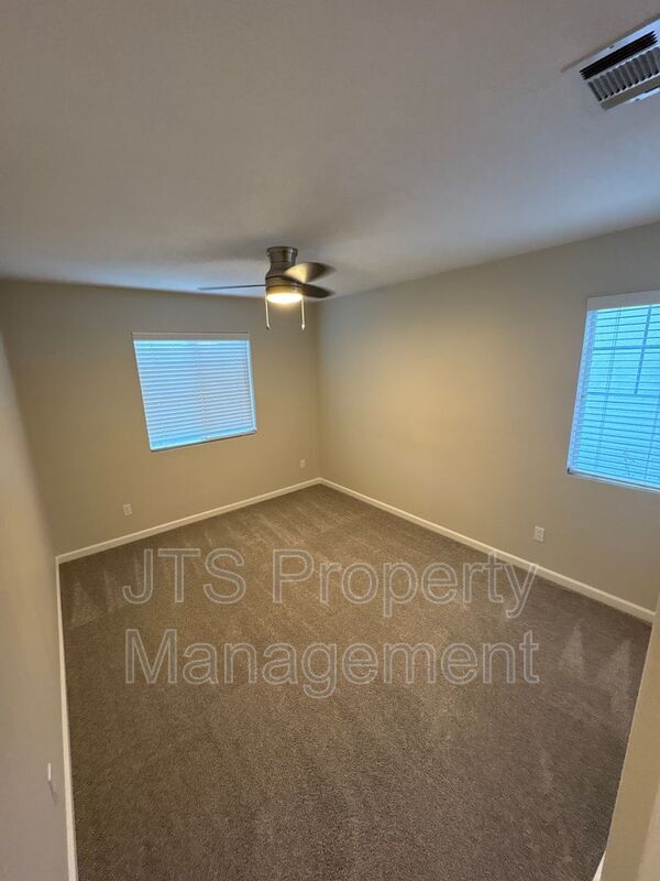 Building Photo - 9542 Windrose Ln