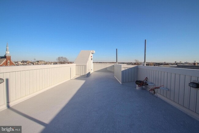 Building Photo - 2425 Frankford Ave