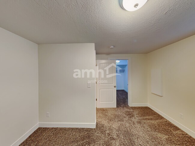 Building Photo - 1641 E Tumwater Ln