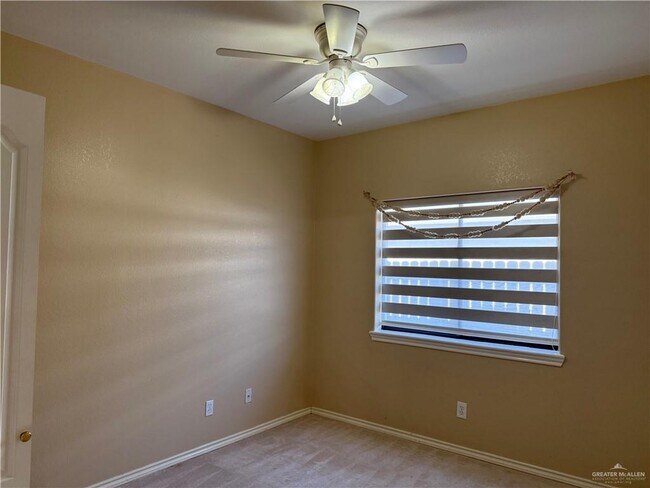 Building Photo - 35 Wisteria Dr