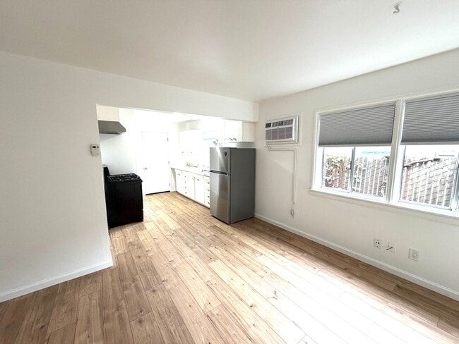 Building Photo - Private & Cozy Detached ADU in South Tahoe Park!