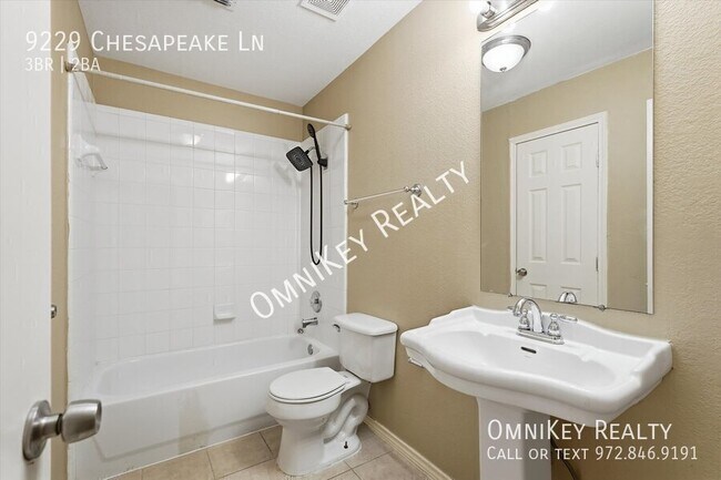 Building Photo - 9229 Chesapeake Ln