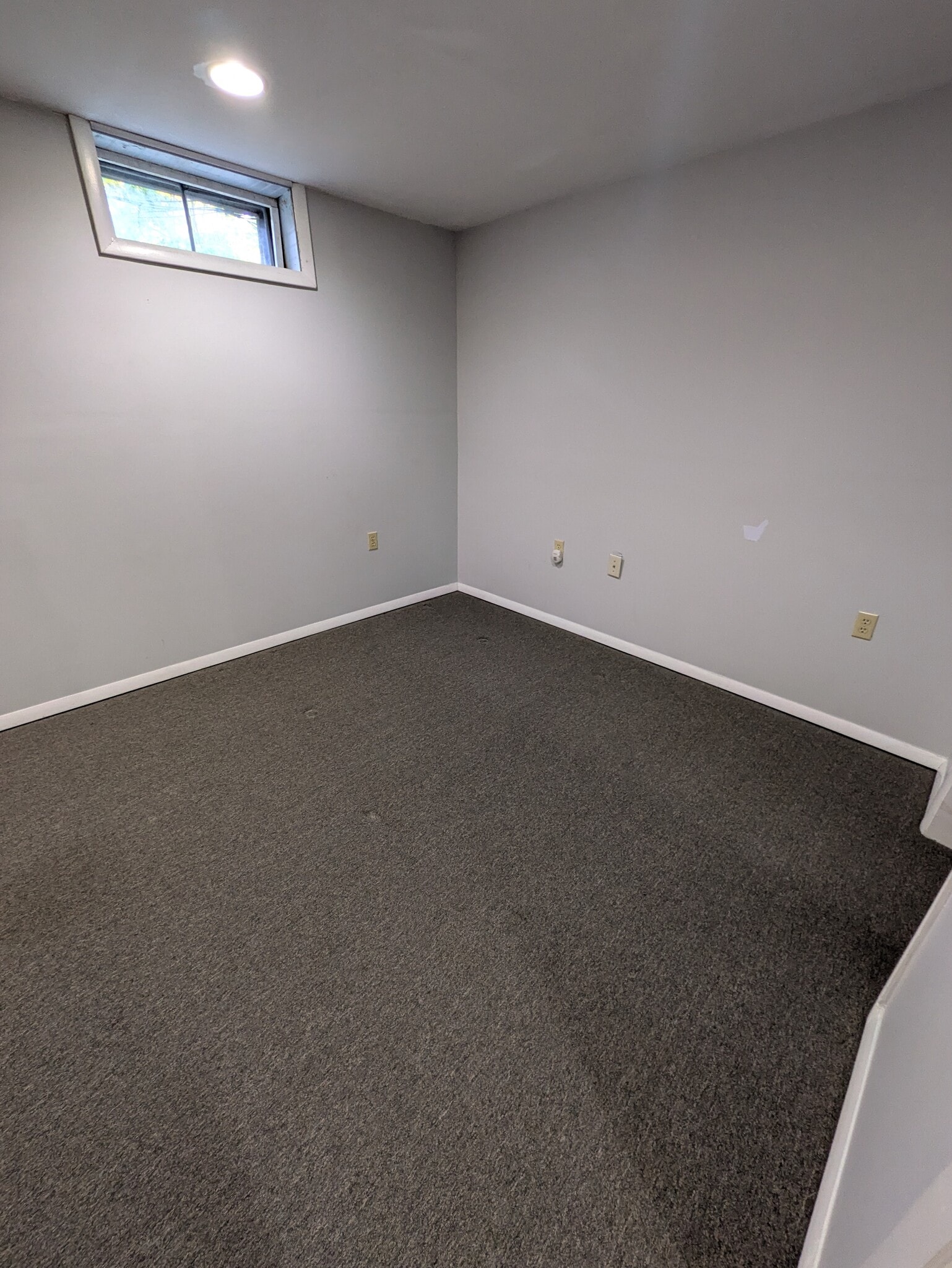 Building Photo - 12 Cascade Ct