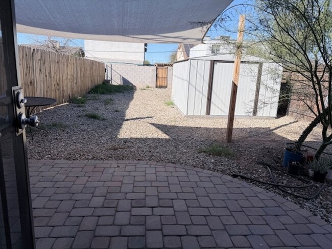 Building Photo - Utilities Included (a $200+ Savings) Charming Updated Duplex Home in Historic District!