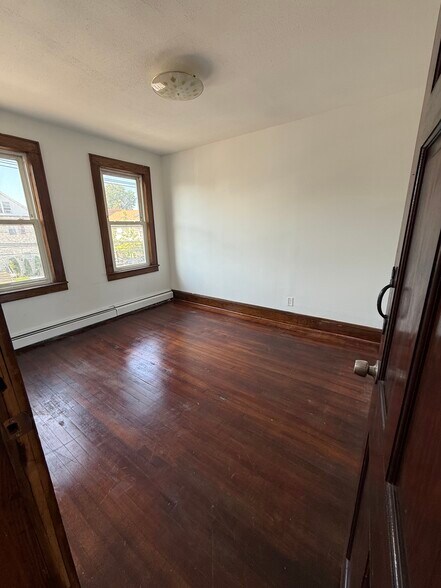 Bedroom 1 - 1017 North Ave