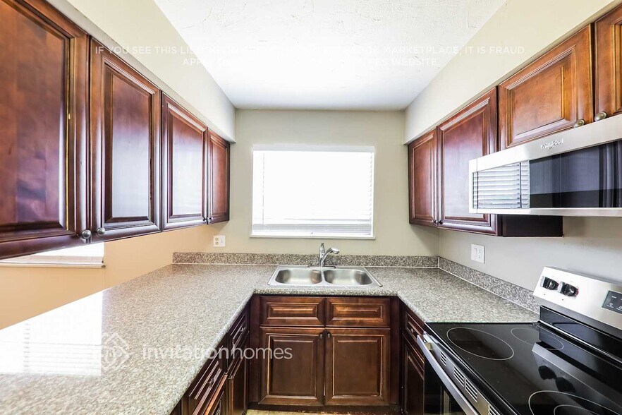 Building Photo - 4753 N 70th Ave