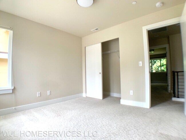 Building Photo - 3 br, 2.5 bath House - 13758 NE 100th Ct