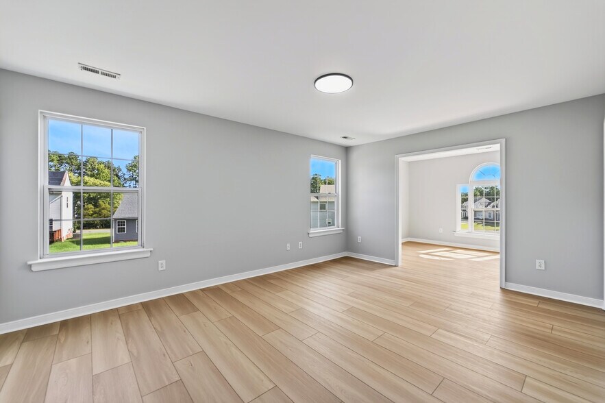 Building Photo - 5806 Garden Ridge Rd