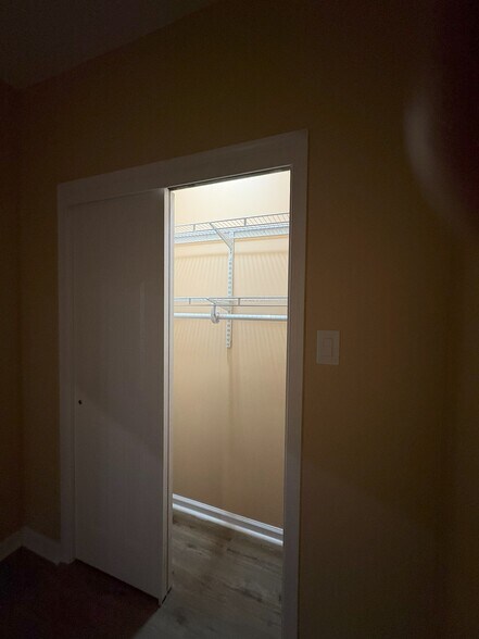 Illuminated closets - 2214 N Delhi St