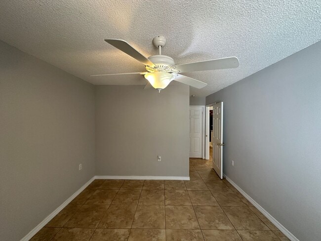 Building Photo - 2 bedroom 2 bath cottage home for rent in Hampton Lakes!