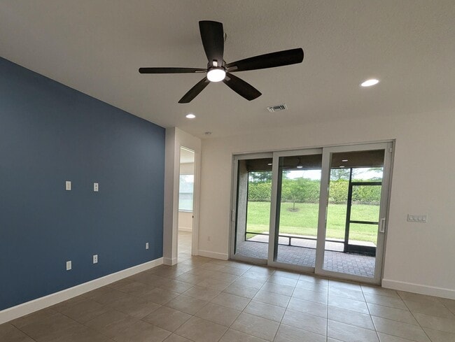 Building Photo - 13541 SW Oceanus Blvd