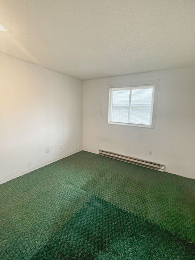 Building Photo - Charming 2 Bed, 1 Bath Duplex in the Heart of Cheney