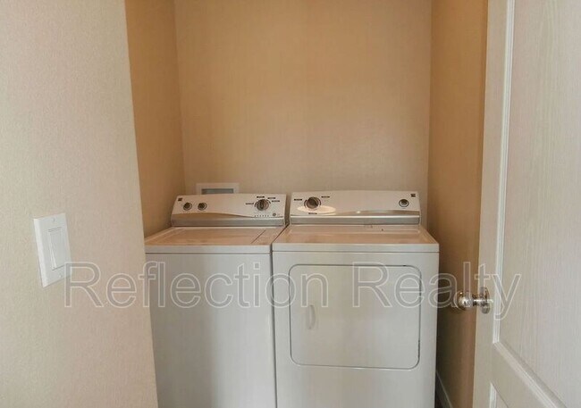 Building Photo - 1795 Portland Gold Dr