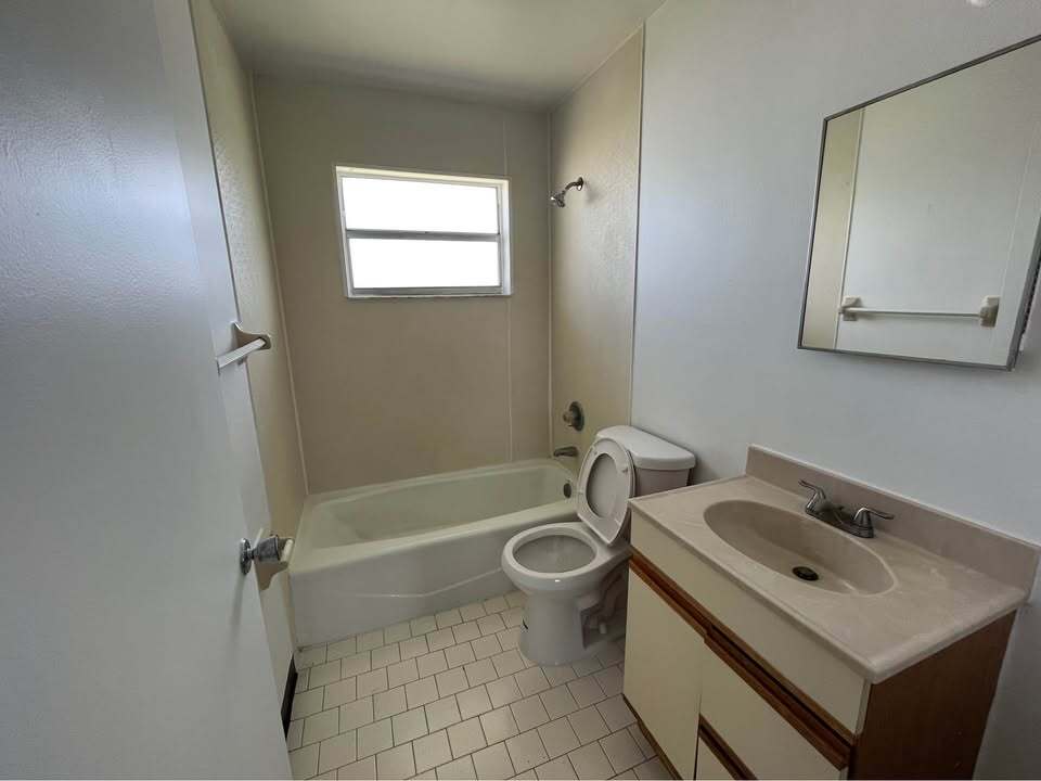 Building Photo - 3783 Coconut Rd