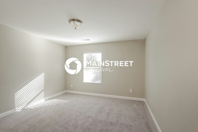 Building Photo - 3 Bedroom Pet-Friendly Home in Charlotte, NC with Main Street Renewal