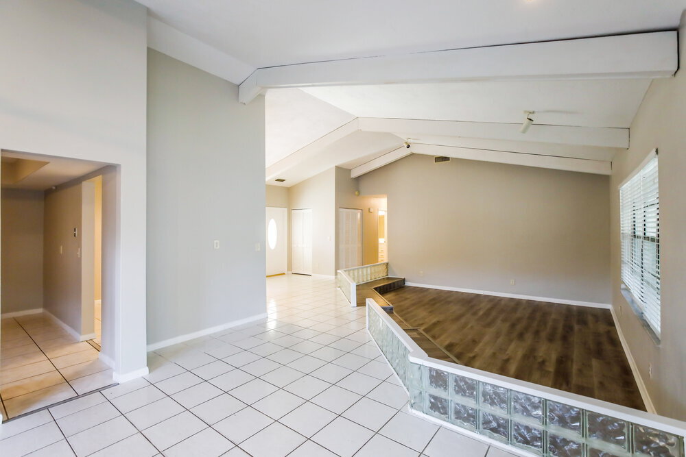 Building Photo - 5525 SW 118th Ave