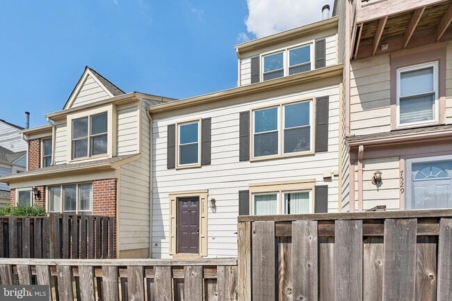 Building Photo - 7527 Belle Grae Dr