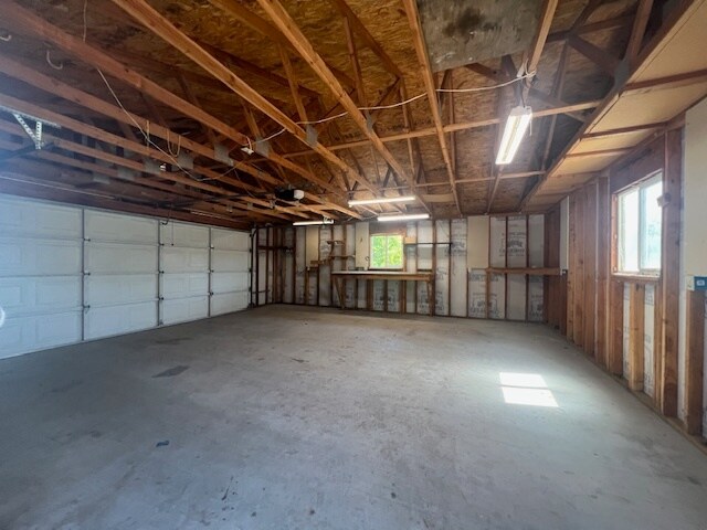 Building Photo - 5889 Anita Rd