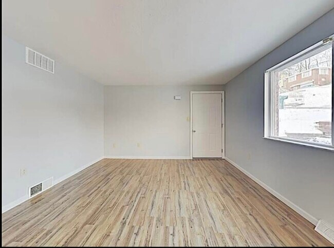 Building Photo - 3077 Mount Troy Rd