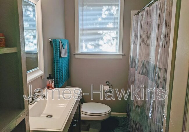 Building Photo - 22 W Cromwell St