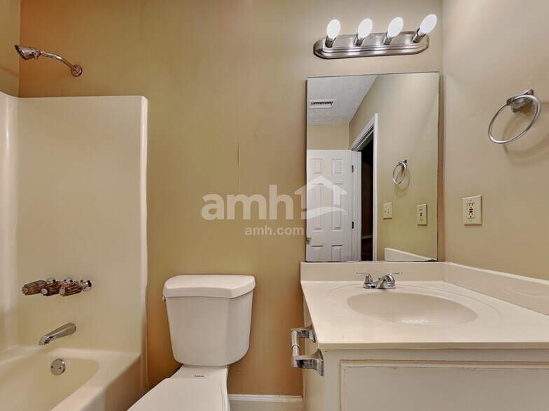 Building Photo - 4929 Harrington Pl