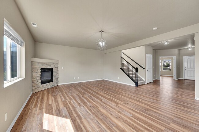 Building Photo - $2,395 - 3-Bed Home with Updated Features ...