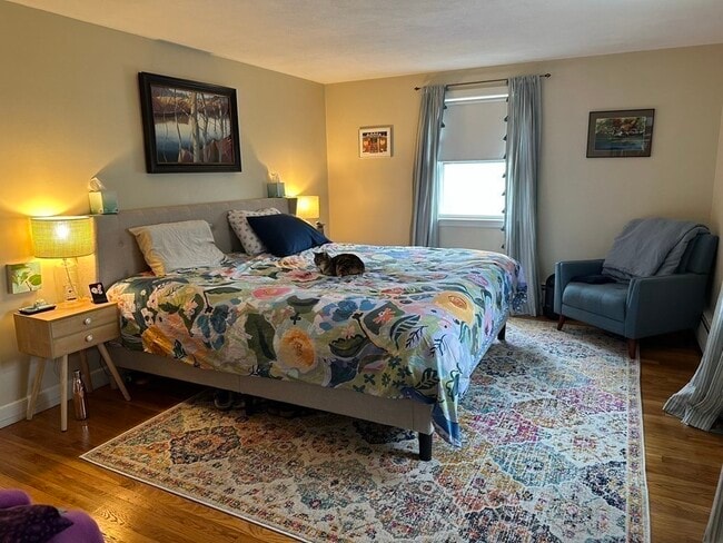 Building Photo - 66-68 Summit St