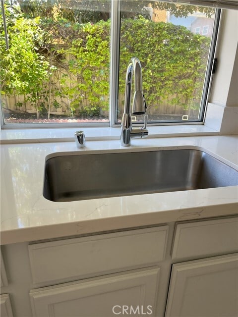 Building Photo - 5 Parthenia