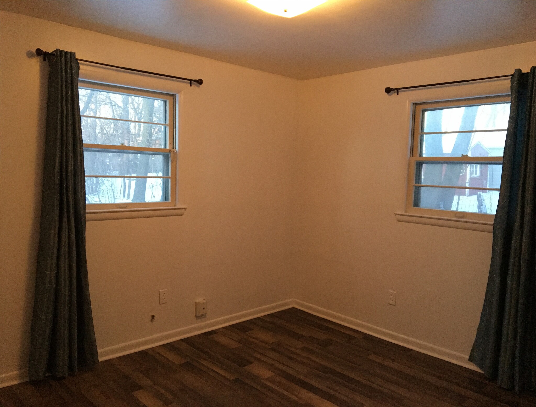 Building Photo - 1515 Kensington Dr