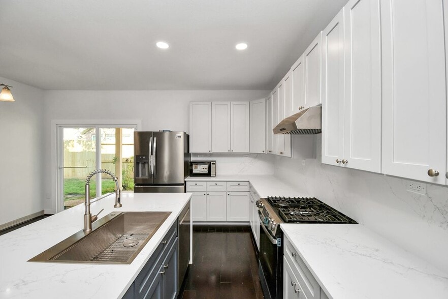 Building Photo - 11010 Riggs Mill Ln