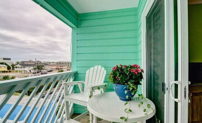 Building Photo - OFF-SEASON FURNISHED MONTHLY RENTAL AVAILABLE NOW