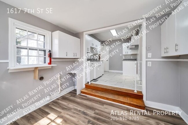 Building Photo - 1617 7th St SE