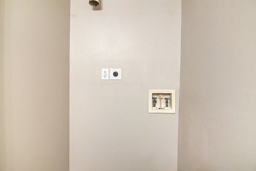 Building Photo - 306 Chadwick Pl