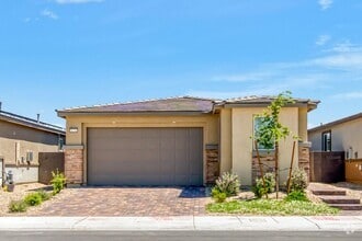 Building Photo - MULTI-GENERATIONAL New Build Home with En ...
