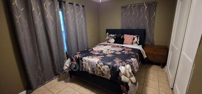 Building Photo - 3425 Rebecca St