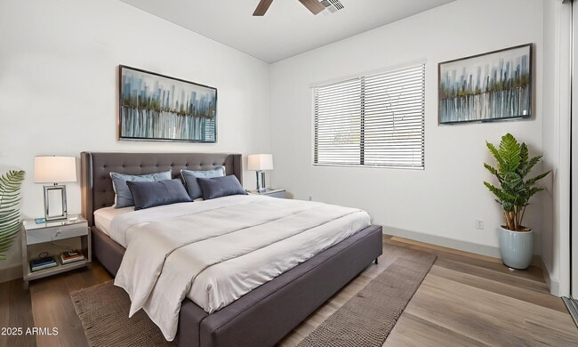 Building Photo - 1705 W Parnell Dr