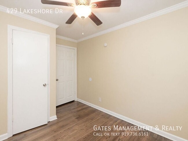 Building Photo - 429 Lakeshore Dr