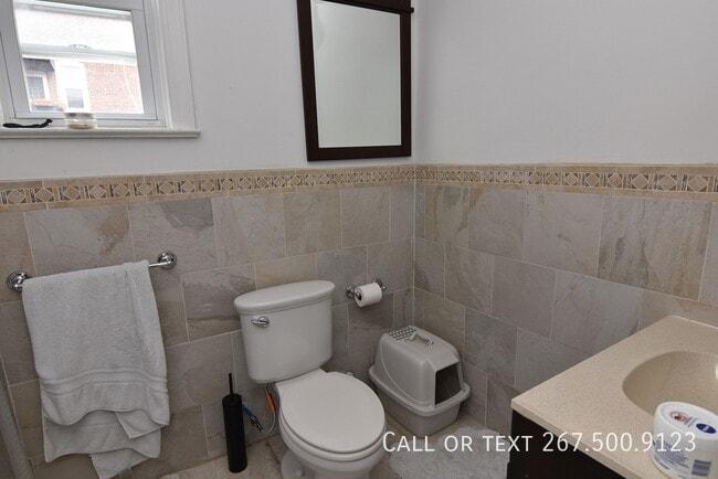 Building Photo - 211 S 45th St