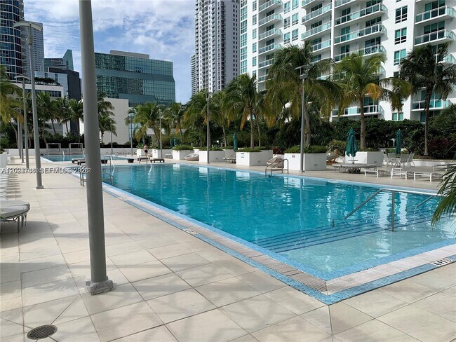 Building Photo - 951 Brickell Ave