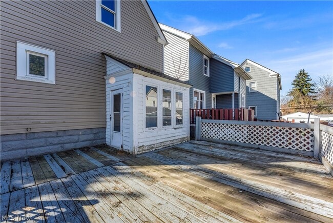 Building Photo - 4118 Clybourne Ave