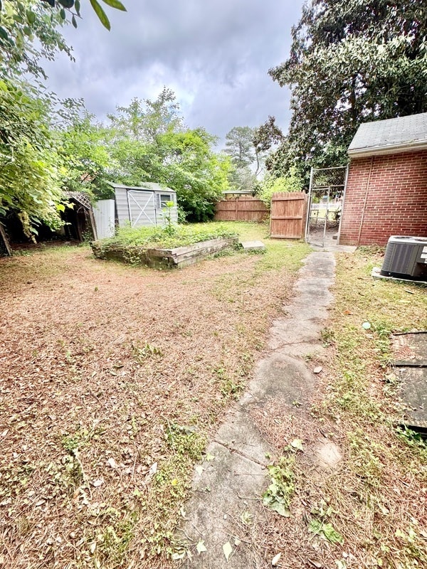 Building Photo - 483 Forest Ln