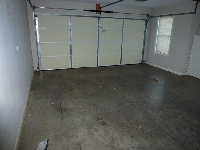 Building Photo - 3 Bedroom/2 Bath Home Jonesborough, TN