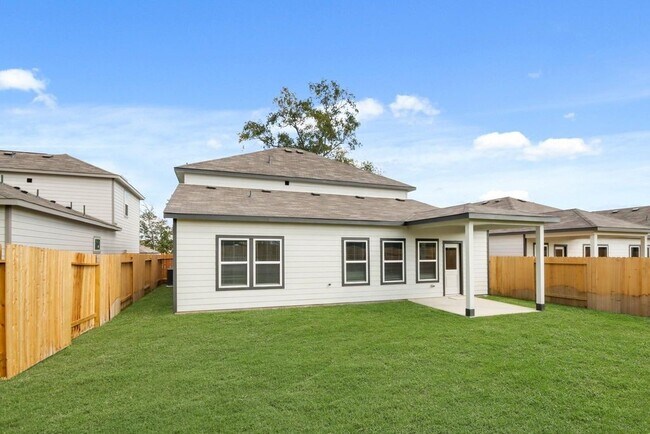 Building Photo - 496 Shoreview Dr