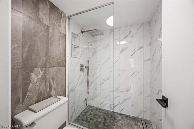 Building Photo - 3625 Boca Ciega Dr