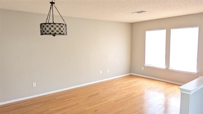 Building Photo - 2514 Byfield Dr