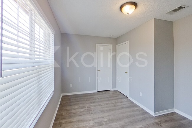 Building Photo - 4702 Janelle Dr