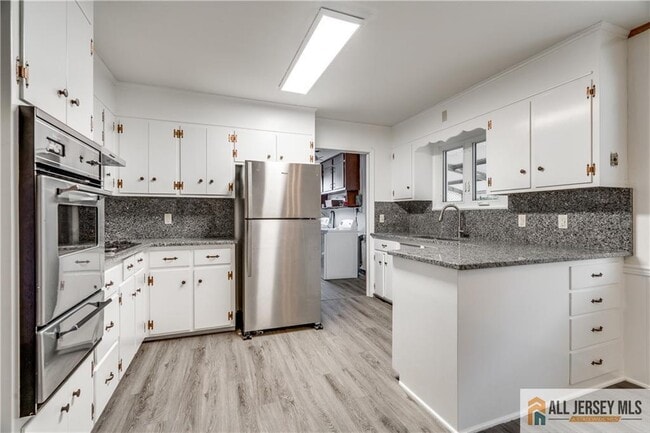 Building Photo - 1474 Huron Rd