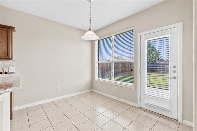 Building Photo - 8008 Raintree Dr