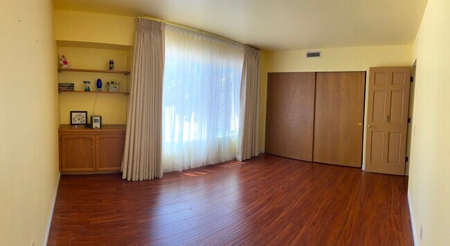 Building Photo - 948 Ettin Ave